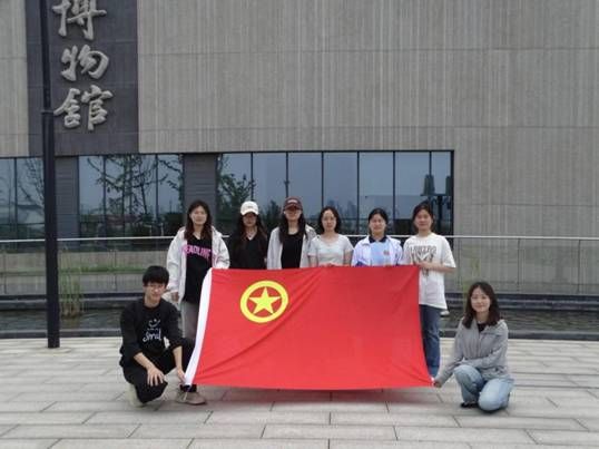 伟德bv1946官网举办“法学传承端午韵，团日共筑法治魂”主题团日活动 (6)